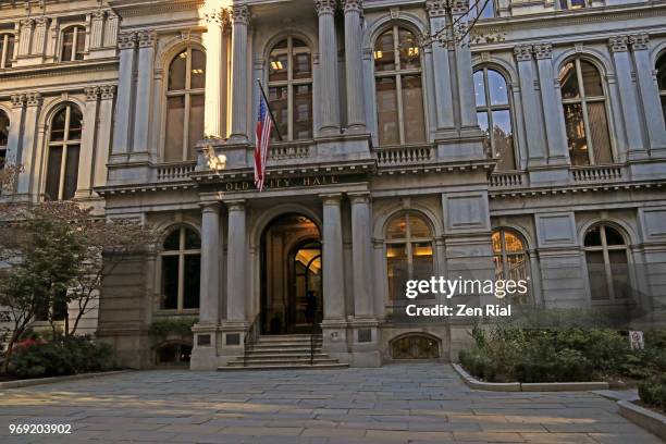 old city hall in boston, massachusetts, usa - ontmoetingshuis stockfoto's en -beelden