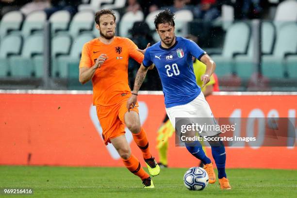 Daley Blind of Holland, Simone Verdi of Italy during the International Friendly match between Italy v Holland at the Allianz Stadium on June 4, 2018...