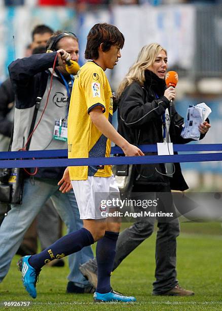 Shunsuke Nakamura leaves the field after the La Liga match between Malaga and Espanyol at La Rosaleda Stadium on February 21, 2010 in Malaga, Spain.