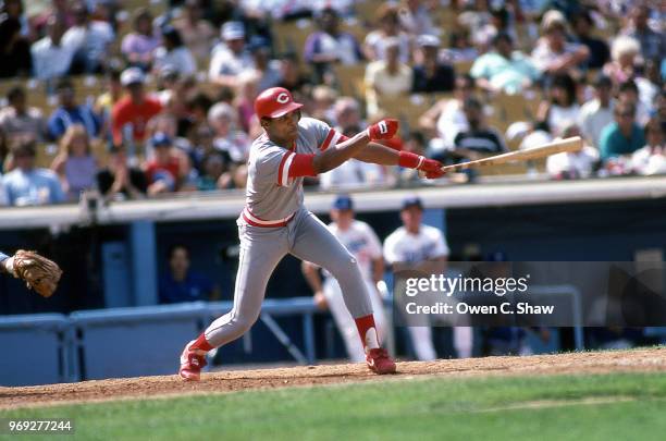 Barry Larkin of the Cincinnati Reds bats against the Los Angeles Dodgers at Dodger Stadium circa 1987 in Los Angeles, California.