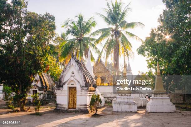 buddhist monastery in luang prabang. - laotian culture stock-fotos und bilder