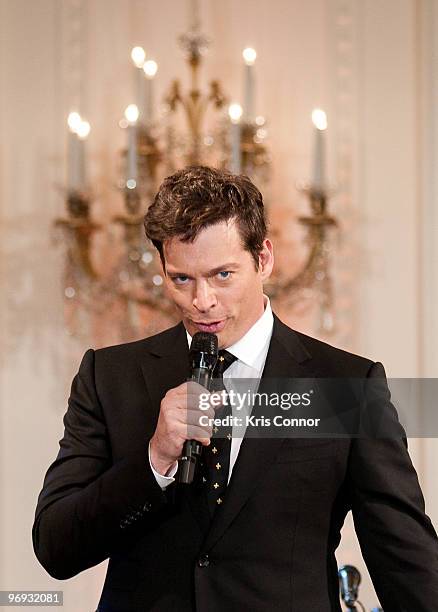 Singer Harry Connick Jr performs during the White Houses Governors Ball talent preview at the White House on February 21, 2010 in Washington, DC. The...