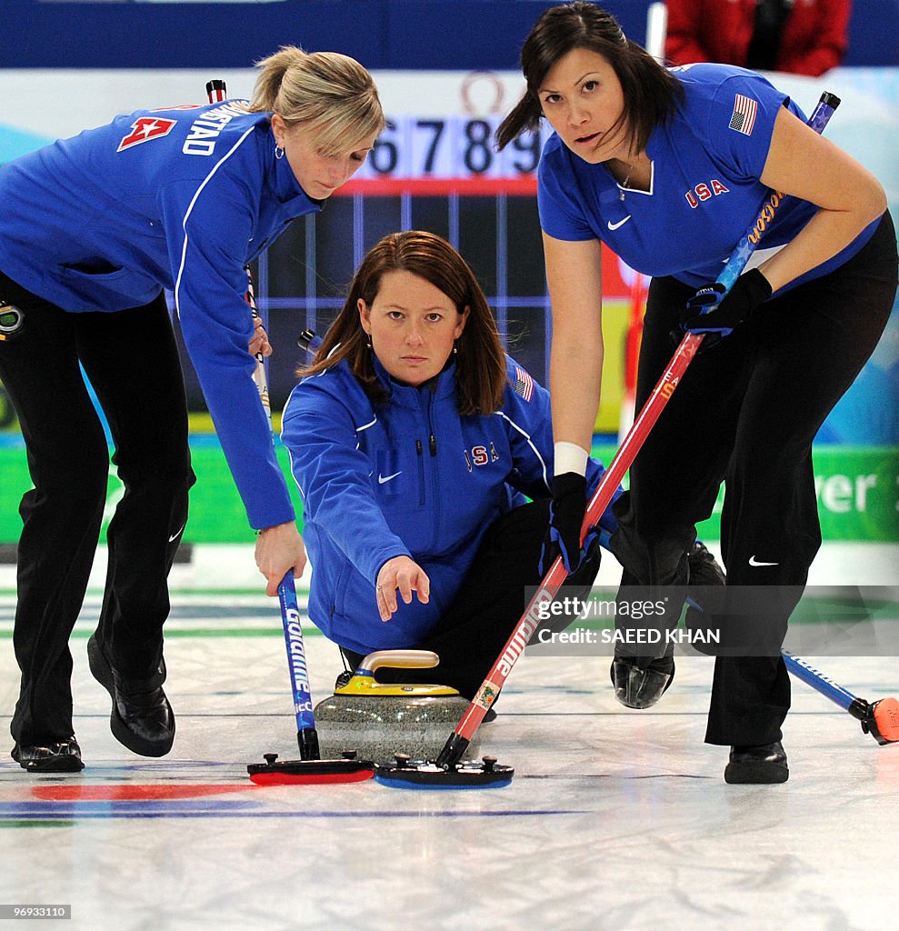 OLY-2010-CURLING-WOMEN