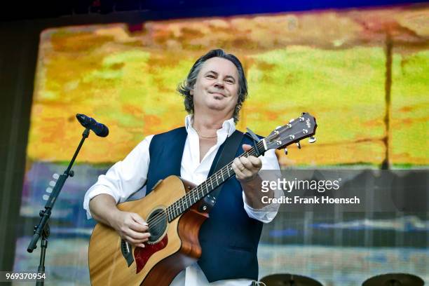 Singer Bruce Guthro of Runrig performs live on stage during a concert at the Zitadelle Spandau on June 6, 2018 in Berlin, Germany.