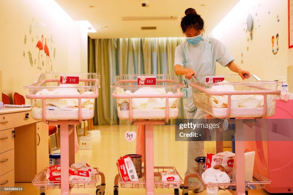 CHINA-LIFESTYLE-BIRTH-WOMEN-GENDER-CHILDREN-HEALTH