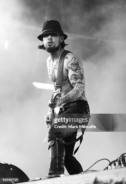 Dave Navarro of Jane's Addiction performs on stage during Soundwave Festival at Eastern Creek Raceway on February 21, 2010 in Sydney, Australia.