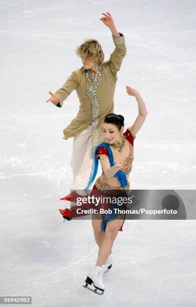 Charlie White and Meryl Davis of the USA compete in the figure skating ice dance - original dance on day 10 of the Vancouver 2010 Winter Olympics at...