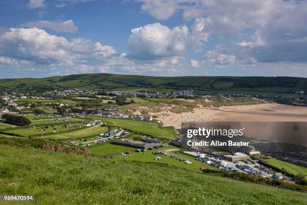 aerial view of the resort town of croyde and croyde beach - croyde stockfoto's en -beelden