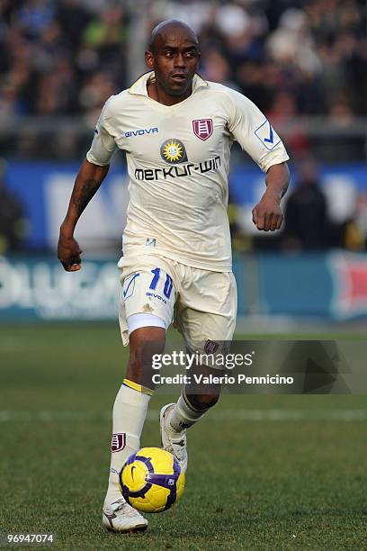 Siqueira De Oliveira Luciano of AC Chievo Verona in action during the Serie A match between Atalanta BC and AC Chievo Verona at Stadio Atleti Azzurri...