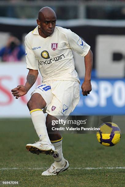 Siqueira De Oliveira Luciano of AC Chievo Verona in action during the Serie A match between Atalanta BC and AC Chievo Verona at Stadio Atleti Azzurri...