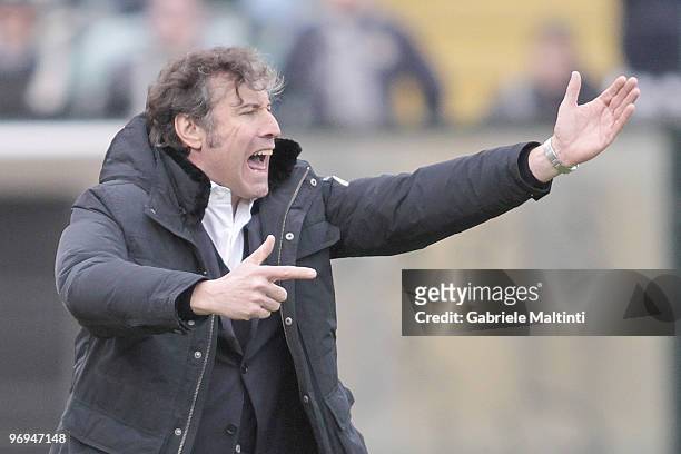 Siena head coach Alberto Malesani gestures during the Serie A match between AC Siena and SSC Napoli at Stadio Artemio Franchi on February 21, 2010 in...