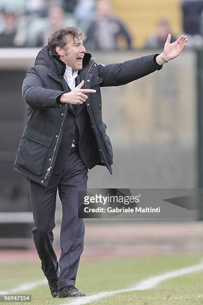Siena head coach Alberto Malesani gestures during the Serie A match between AC Siena and SSC Napoli at Stadio Artemio Franchi on February 21, 2010 in...