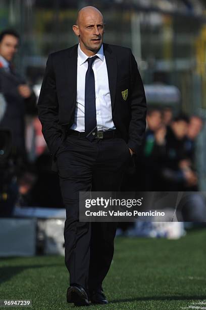 Chievo Verona head coach Domenico Di Carlo watches the action during the Serie A match between Atalanta BC and AC Chievo Verona at Stadio Atleti...