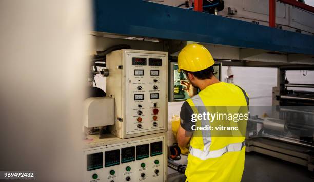 fusebox examen d’électricien - ampèremètre photos et images de collection