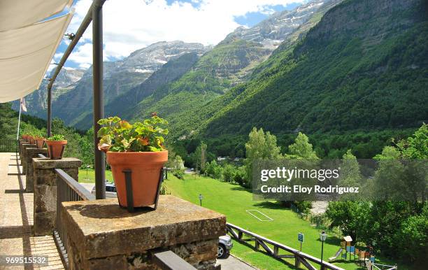 valle de pineta - pineta stock pictures, royalty-free photos & images