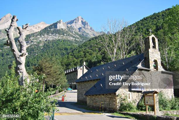 valle de pineta - pineta stock pictures, royalty-free photos & images