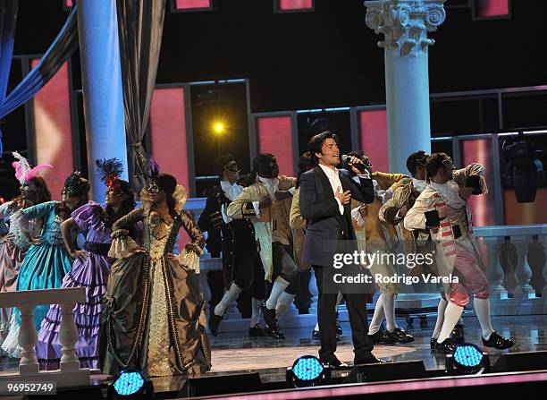 Chayanne on stage at Univisions 2010 Premio Lo Nuestro a La Musica Latina Awards at American Airlines Arena on February 18, 2010 in Miami, Florida.