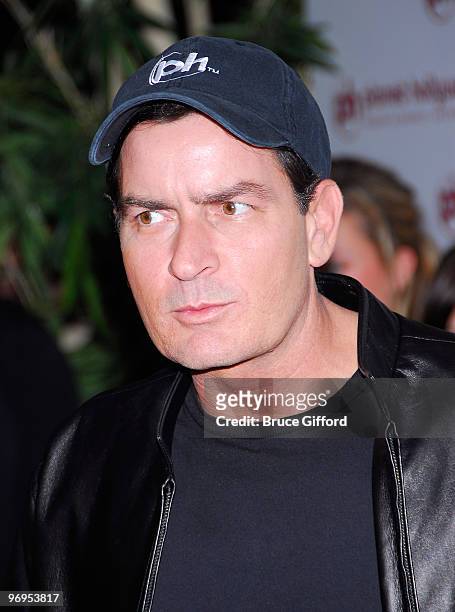 Actor Charlie Sheen arrives at Jon Stewart's performance at Planet Hollywood Resort & Casino's Grand Opening Weekend on November 16, 2007 in Las...