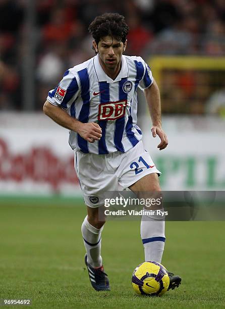 Levan Kobiashvili of Berlin in action during the Bundesliga match between SC Freiburg and Hertha Berlin at Badenova Stadium on February 21, 2010 in...