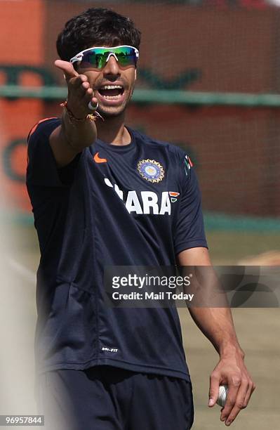 Ashish Nehra during a training session at The Sawai Mansingh Cricket Stadium in Jaipur on February 20, 2010.