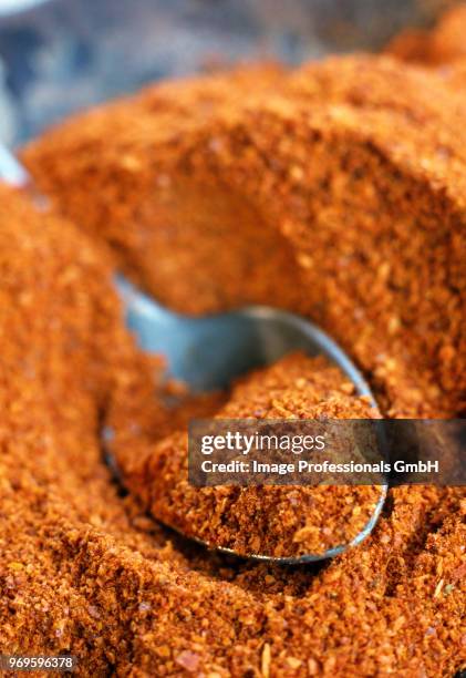 ground hot red pepper from  espelette - espelette france imagens e fotografias de stock