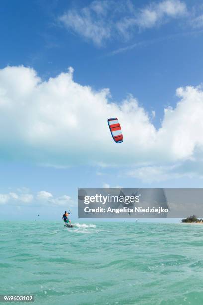 kiteboarding, turks and caicos - kiteboarding caribbean stock pictures, royalty-free photos & images