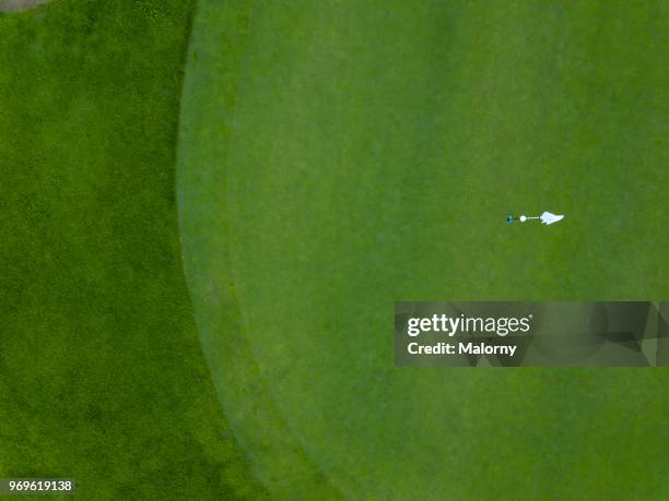 golf course. putting green. directly above, aerial view, drone point of view - green de golf fotografías e imágenes de stock