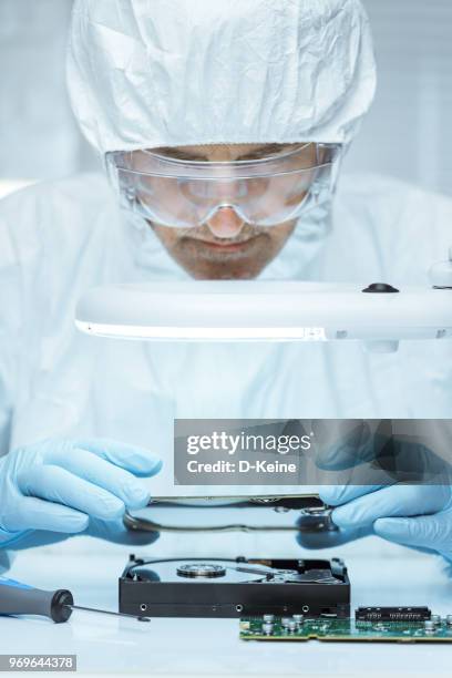 Lab Sample Disk Lab Disk Photos and Premium High Res Pictures - Getty Images