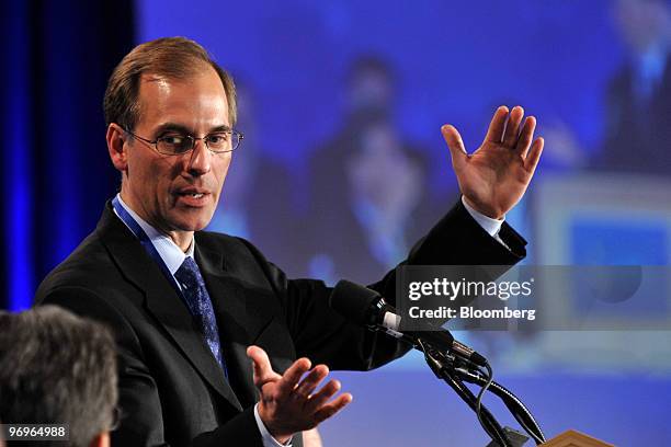 Mark Zandi, chief economist at Moody's Economy.com, speaks at the 2010 National Governors Association Winter Meeting in Washington, D.C., U.S., on...