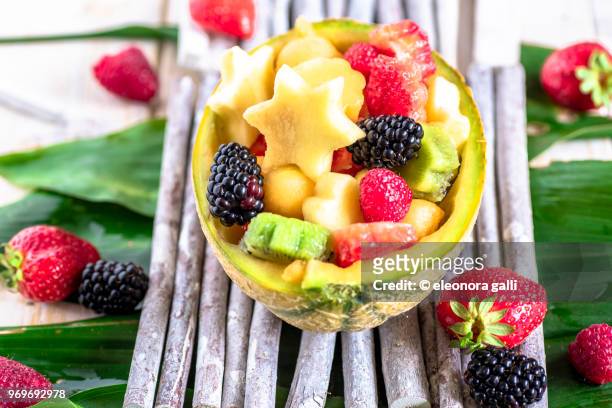 colorful fruit - frutta stock-fotos und bilder
