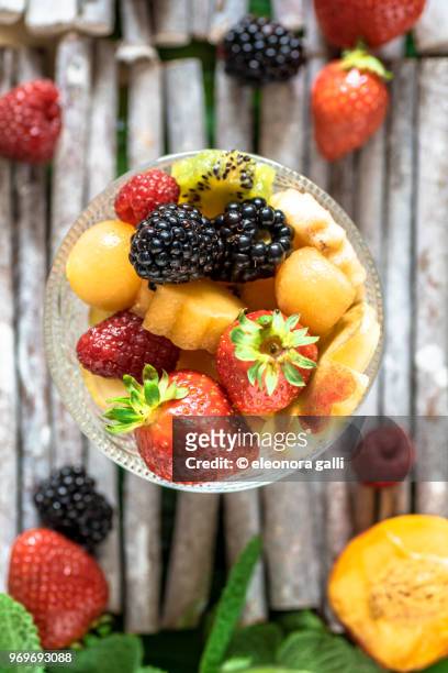 colorful fruit - frutta stock-fotos und bilder
