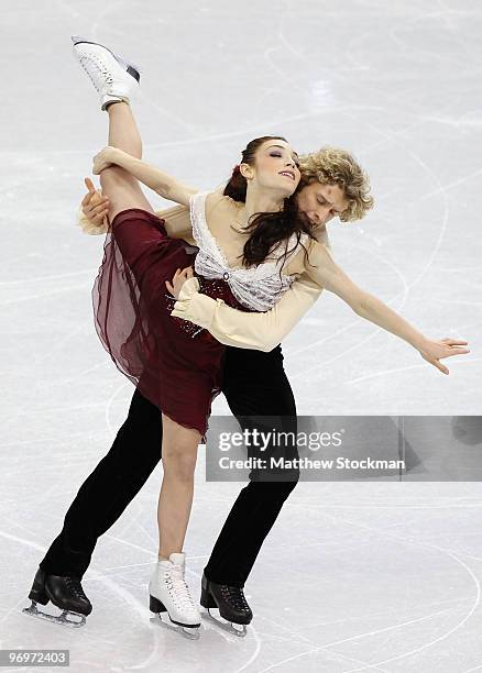 Meryl Davies and Charlie White of USA compete in the free dance portion of the Ice Dance competition on day 11 of the 2010 Vancouver Winter Olympics...