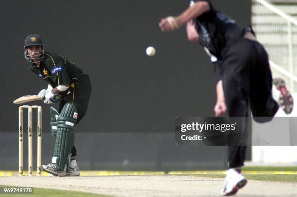 Ian Butler 320 Ian Butler Cricket Stock Photos, High-Res Pictures, and Images ...