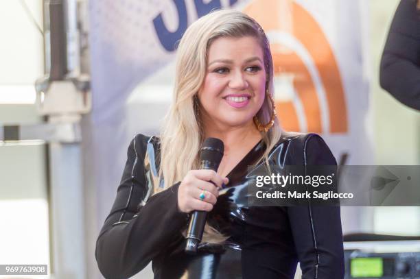 Kelly Clarkson Performs On NBC's "Today" at Rockefeller Plaza on June 8, 2018 in New York City.