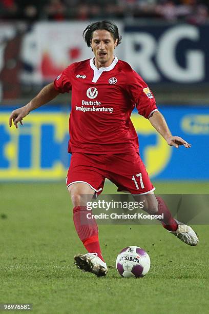 Alexander Bugera of Kaiserslautern runs with the ball during the Second Bundesliga match between 1.FC Kaiserslautern and FC St. Pauli at Fritz-Walter...