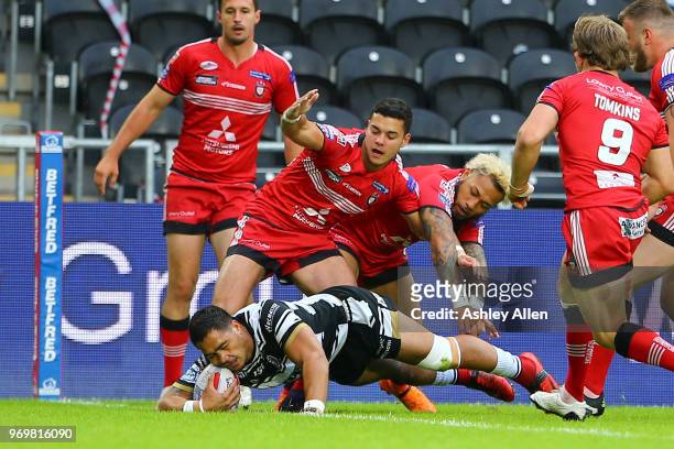 Bureta Faraimo of Hull FC scores a try during the Betfred Super League match between Hull FC and Salford Red Devils at KCOM Stadium on June 8, 2018...