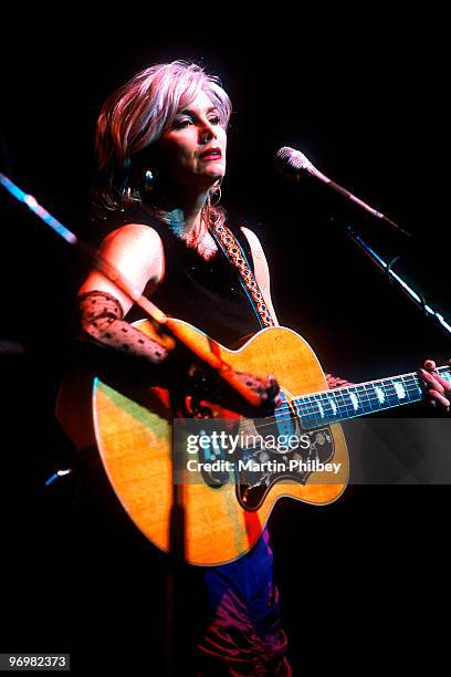 Emmylou Harris perform on stage at the Palais Theatre on 20th April 2001 in Melbourne, Australia.