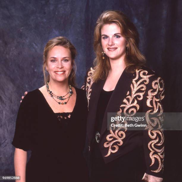 Country singer and songwriter Mary Chapin Carpenter and Trisha Yearwood backstage before the CMA Award Show Backstage October 10, 1988 in Nashville,...