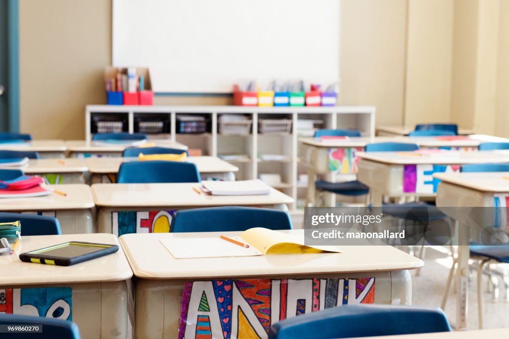 Klassenzimmer ohne Kinder am Ende der Schule benannt häufig Schulfrei.