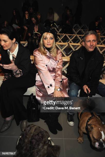 Erin o'Conner, Twiggy and Patrick Cox attend the Burberry Prorsum LFW Autumn/Winter 2010 Women�s wear show at the Parade Ground, Chelsea College of...
