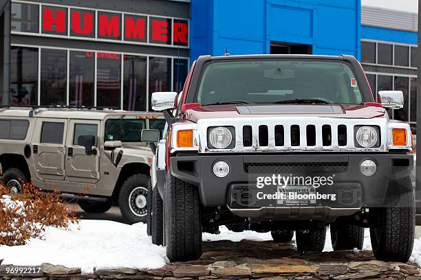 Hummer H3 Sport Utility Vehicle sits on the dealership lot of Woodfield Hummer in Schaumburg, Illinois, U.S., on Tuesday, Feb. 23, 2010. General...
