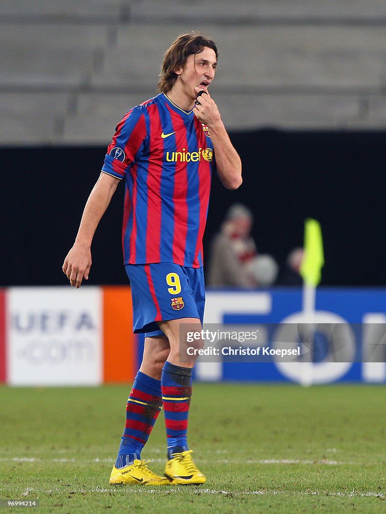 VfB Stuttgart v FC Barcelona - UEFA Champions League