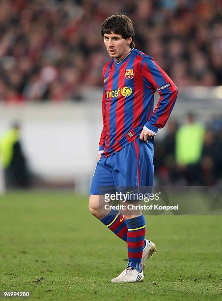 Lionel Messi of Barcelona looks dejected after the UEFA Champions League round of sixteen, first leg match between VfB Stuttgart and FC Barcelona at...