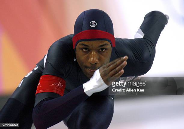 Shani Davis of the United States in action during the Men's 1500 m Speed Skating event at the 2006 Olympic Games held at the Oval Lingotto in Torino,...