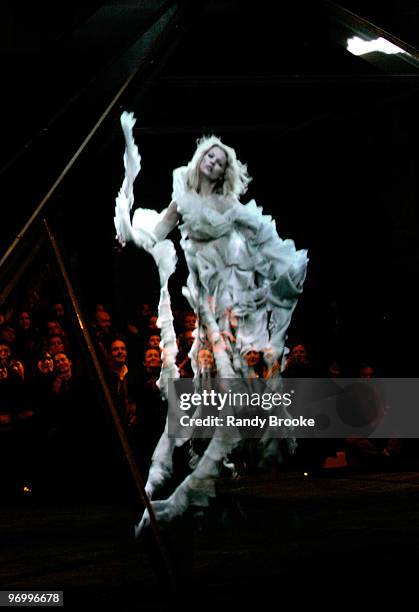 Kate Moss Hologram at Alexander McQueen Autumn/Winter 2006