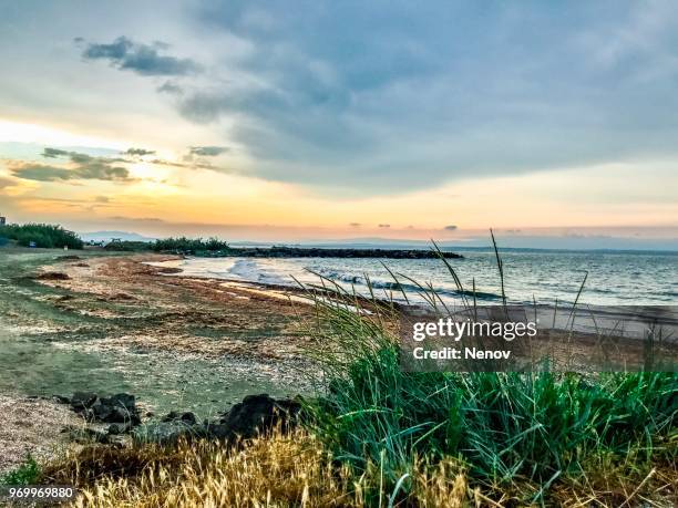 beautiful sunset in pomorie - pomorie fotografías e imágenes de stock