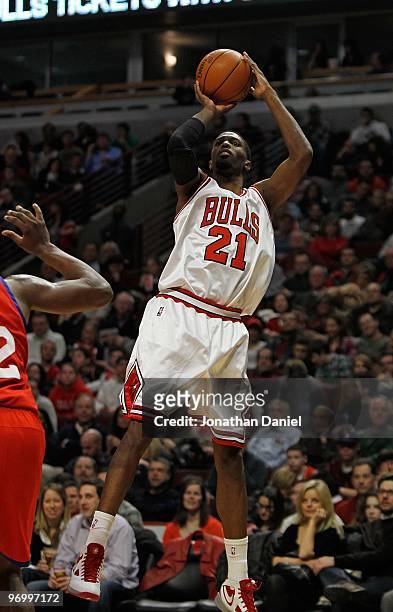 Hakim Warrick of the Chicago Bulls puts up a shot against the Philadelphia 76ers at the United Center on February 20, 2010 in Chicago, Illinois. The...