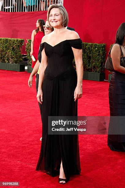 Actress Cherry Jones arrives at the 61st Primetime Emmy Awards held at the Nokia Theatre on September 20, 2009 in Los Angeles, California.