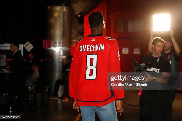 Jeff Green of the Cleveland Cavaliers arrives at the arena before Game Four of the 2018 NBA Finals against the Golden State Warriors on June 8, 2018...