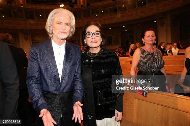 Hermann Buehlbecker, CEO Lambertz and Nana Mouskouri during the European Culture Awards TAURUS 2018 at Dresden Frauenkirche on June 8, 2018 in...